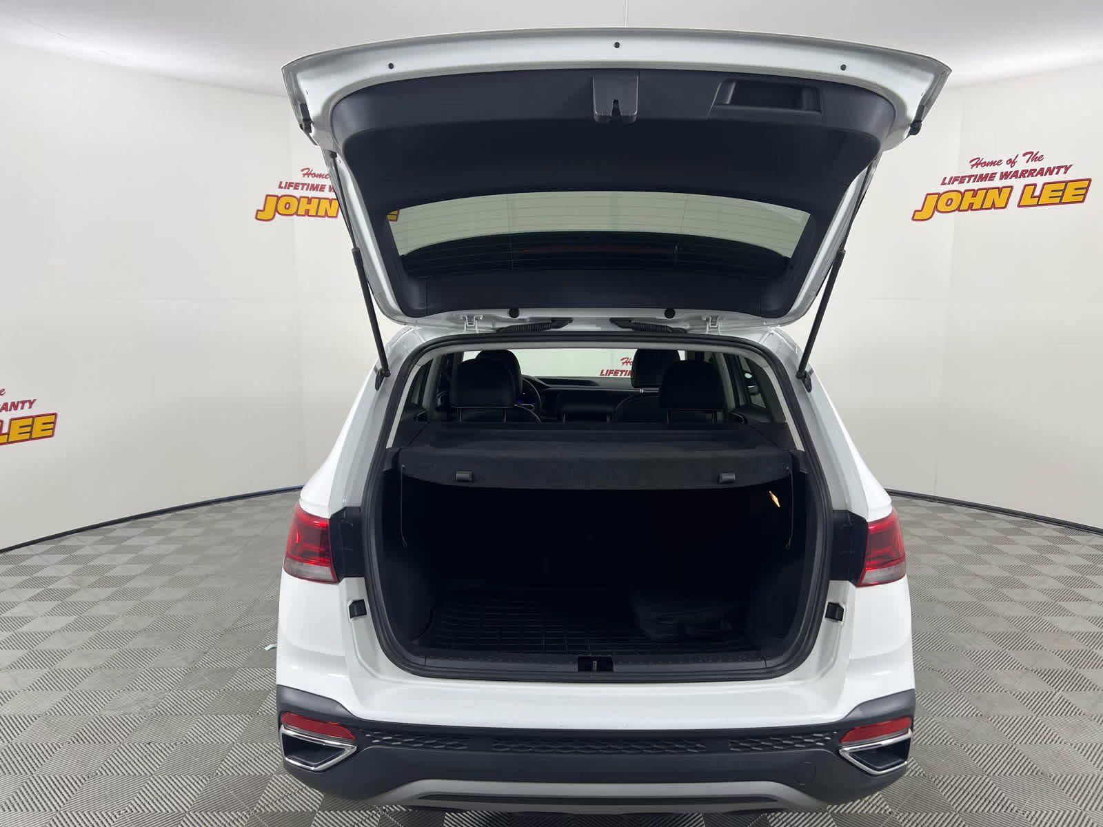 2022 Pure White Volkswagen Taos SE FWD