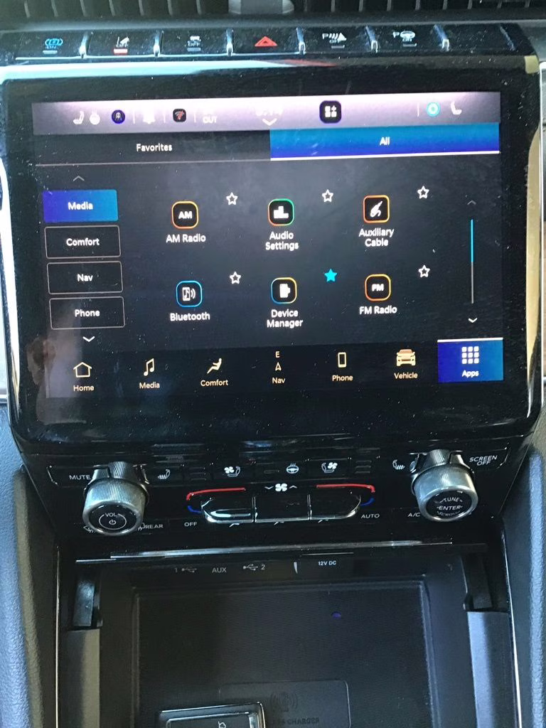 2023 Diamond Black Crystal Pearlcoat Jeep Grand Cherokee 4X4 SUV