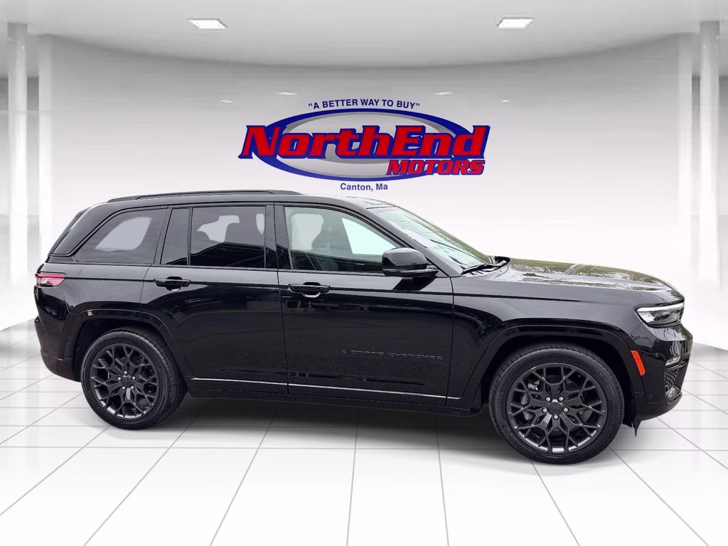 2023 Diamond Black Crystal Pearlcoat Jeep Grand Cherokee Summit 4xe 4X4 SUV