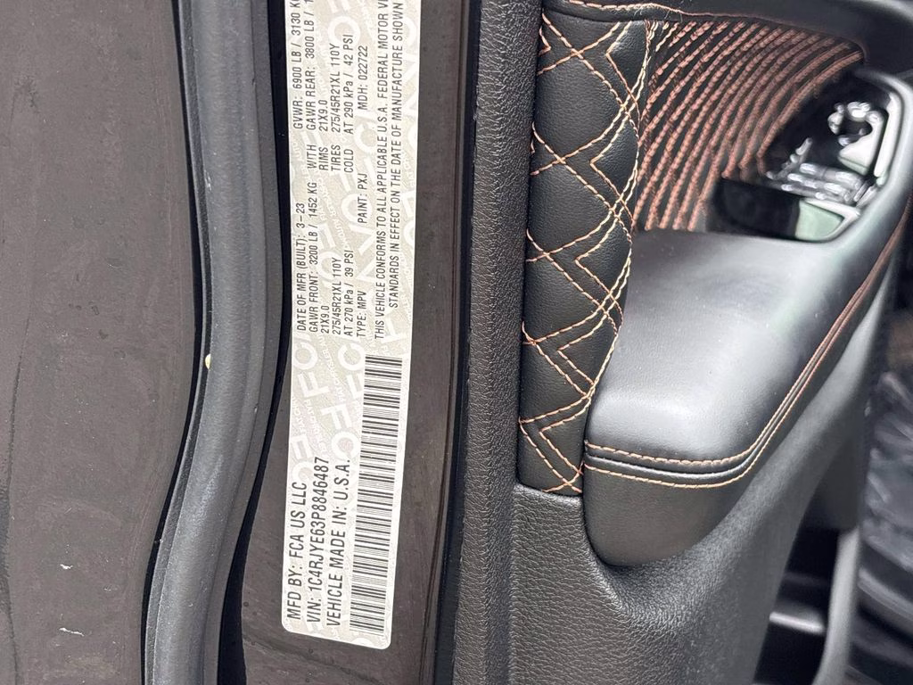 2023 Diamond Black Crystal Pearlcoat Jeep Grand Cherokee Summit 4xe 4X4 SUV