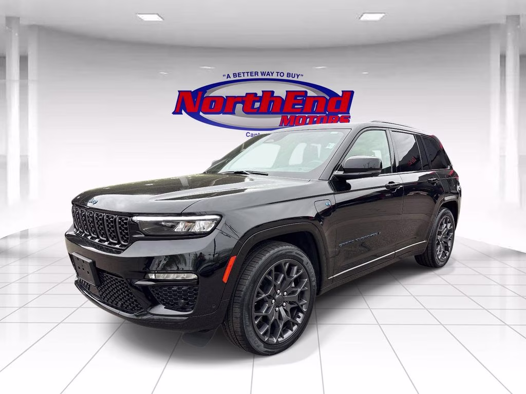 2023 Diamond Black Crystal Pearlcoat Jeep Grand Cherokee Summit 4xe 4X4 SUV