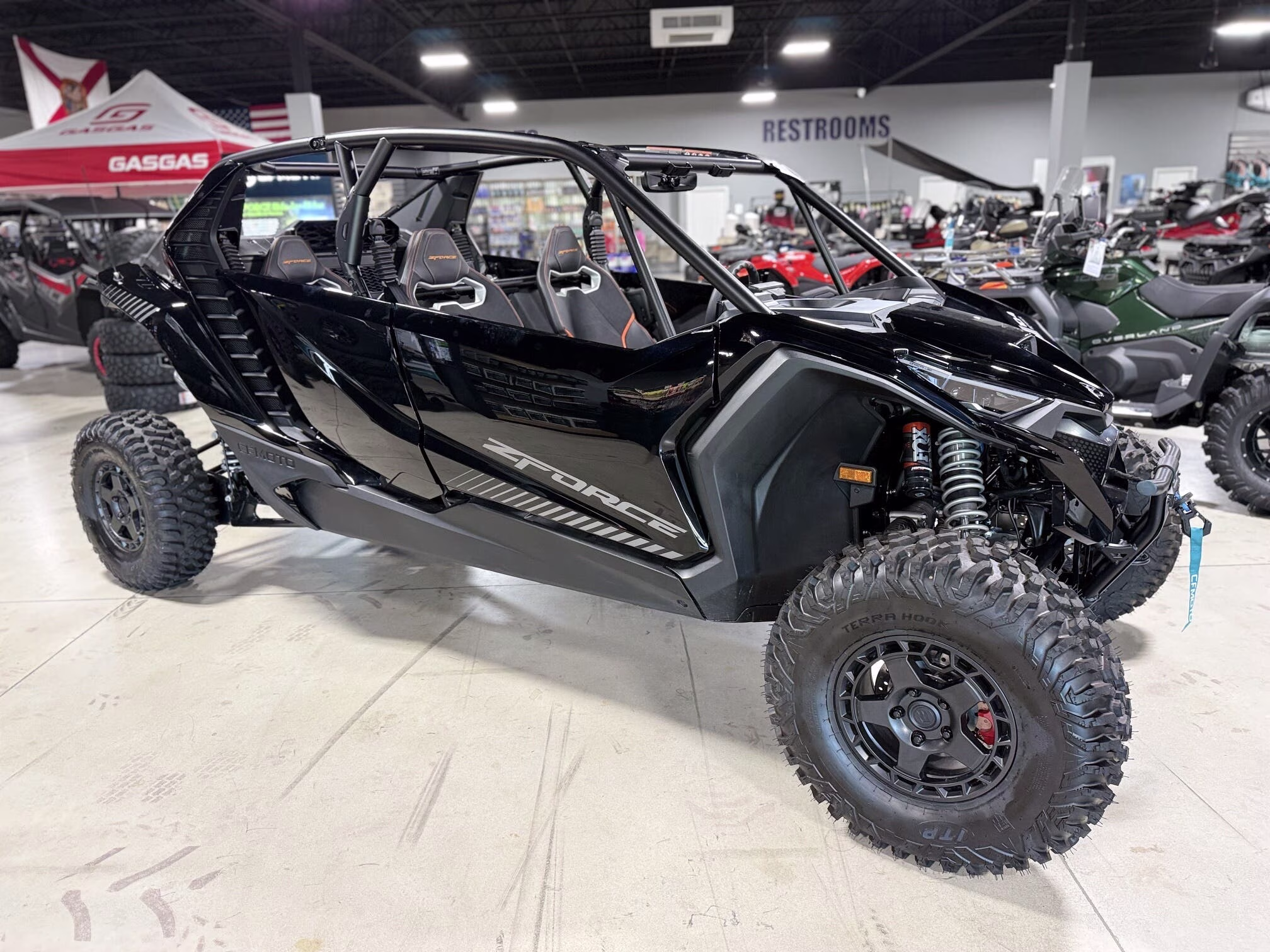 2026 CFMOTO ZFORCE Z10-4 UTV