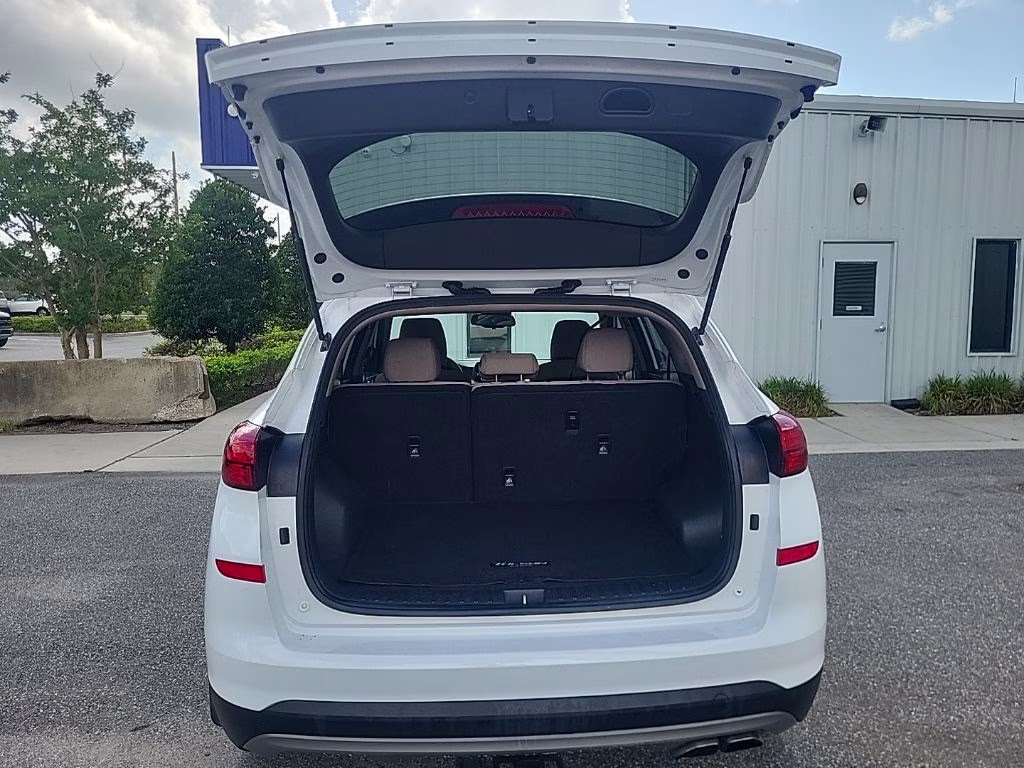 2019 White Pearl Hyundai Tucson SEL FWD SUV