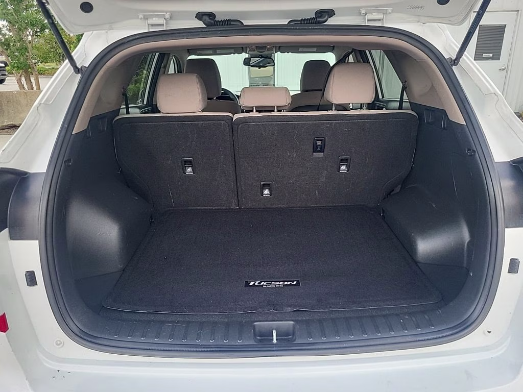2019 White Pearl Hyundai Tucson SEL FWD SUV