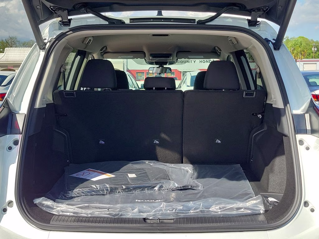 2026 Everest White Pearl Tricoat Nissan Rogue SV FWD SUV