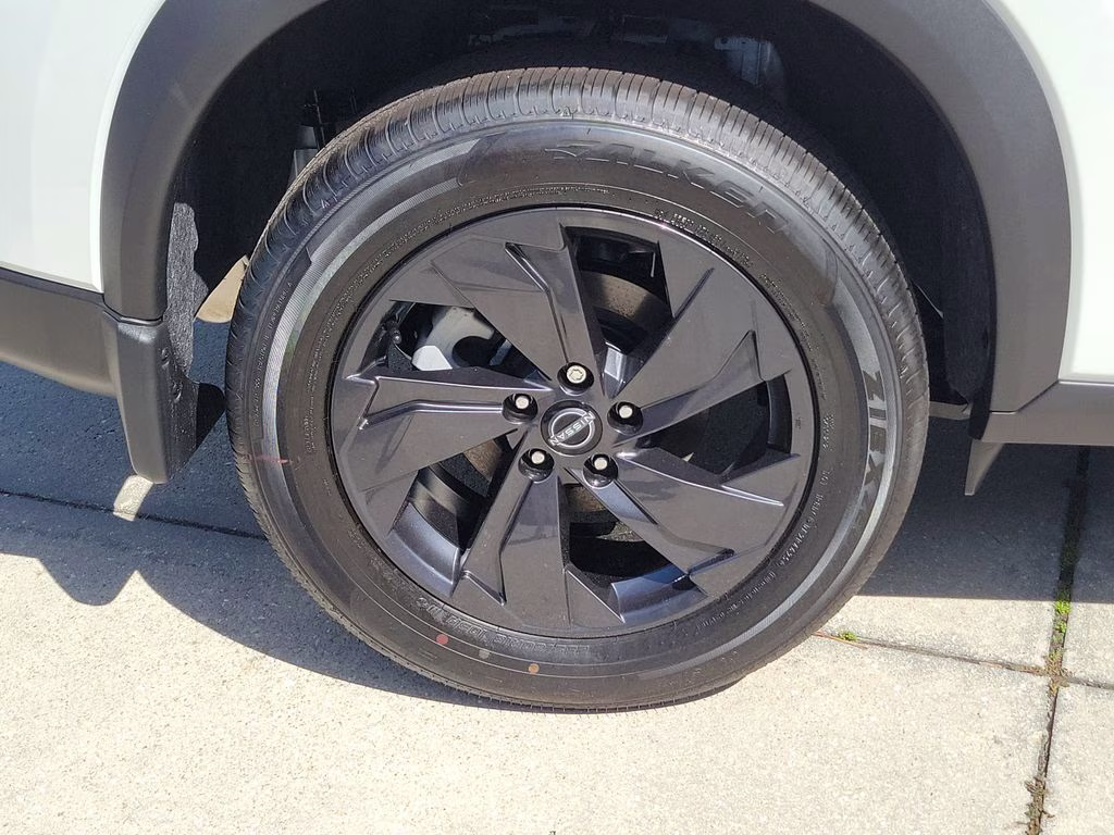 2026 Everest White Pearl Tricoat Nissan Rogue SV FWD SUV