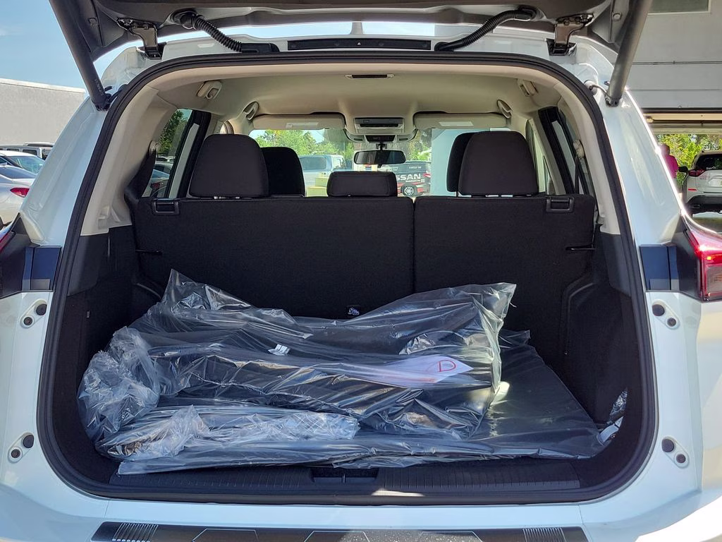2026 Everest White Pearl Tricoat Nissan Rogue SV FWD SUV