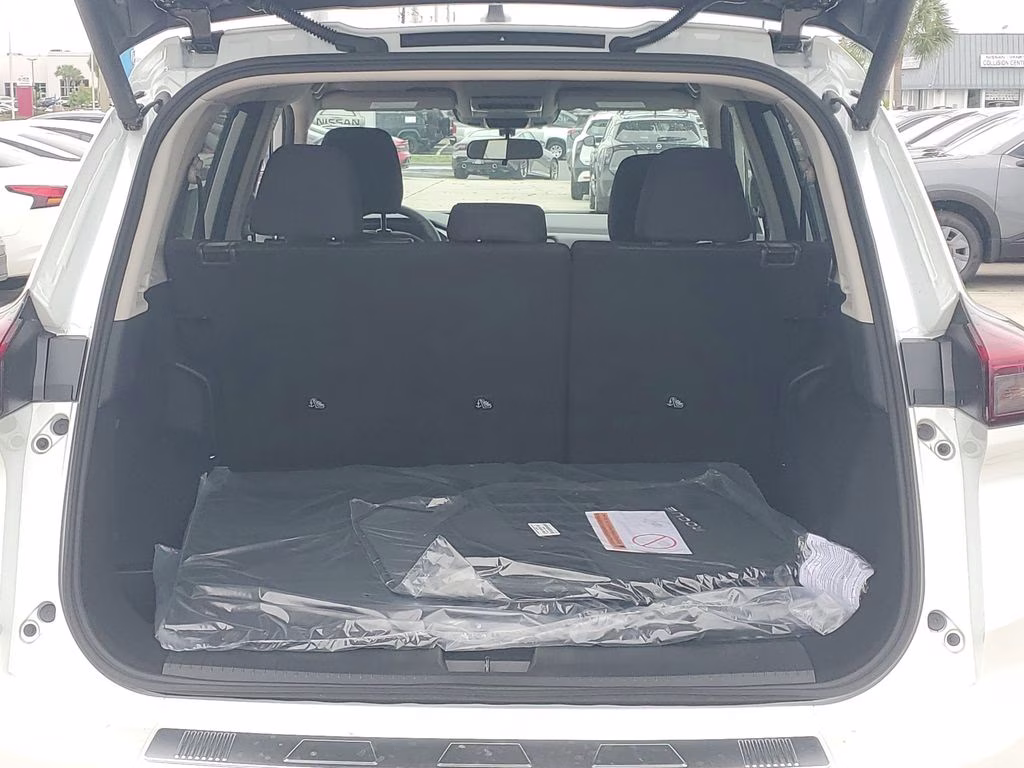 2026 Everest White Pearl Tricoat Nissan Rogue SV FWD SUV