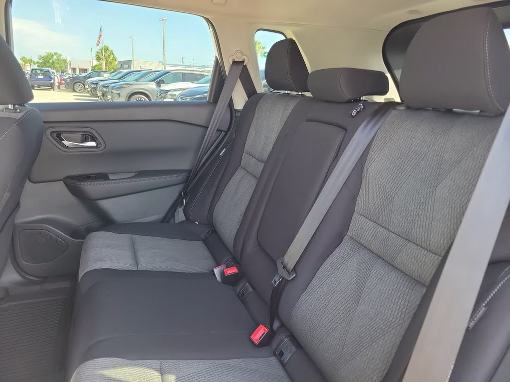 2026 Everest White Pearl Tricoat Nissan Rogue SV FWD SUV