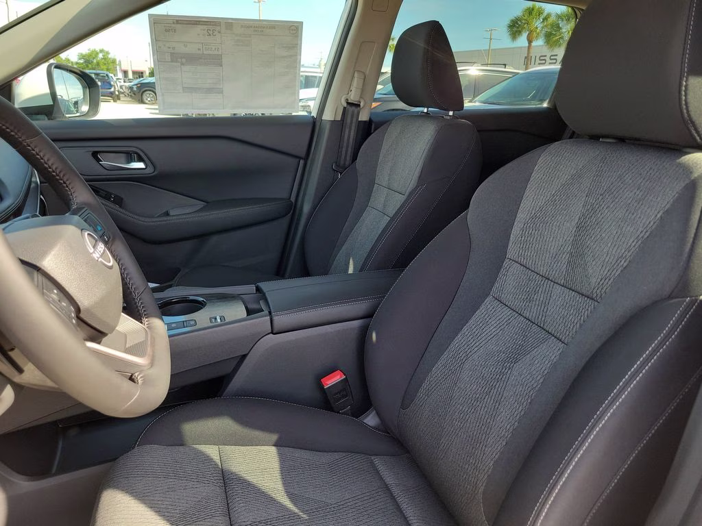 2026 Everest White Pearl Tricoat Nissan Rogue SV FWD SUV