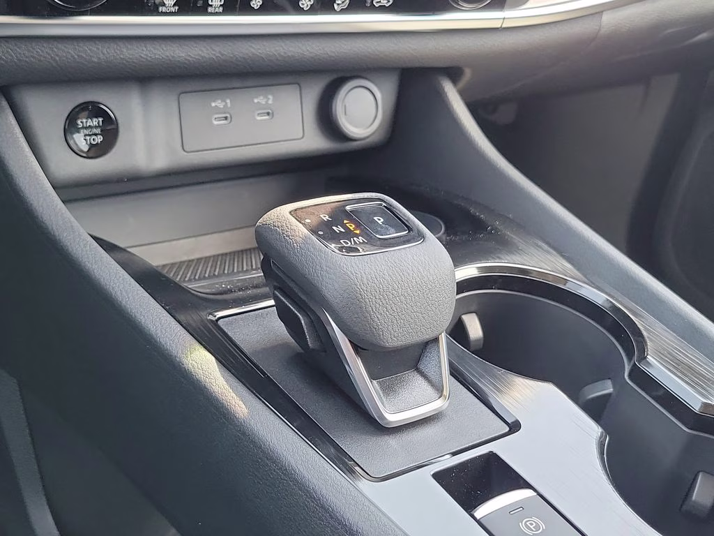 2026 Everest White Pearl Tricoat Nissan Rogue SV FWD SUV