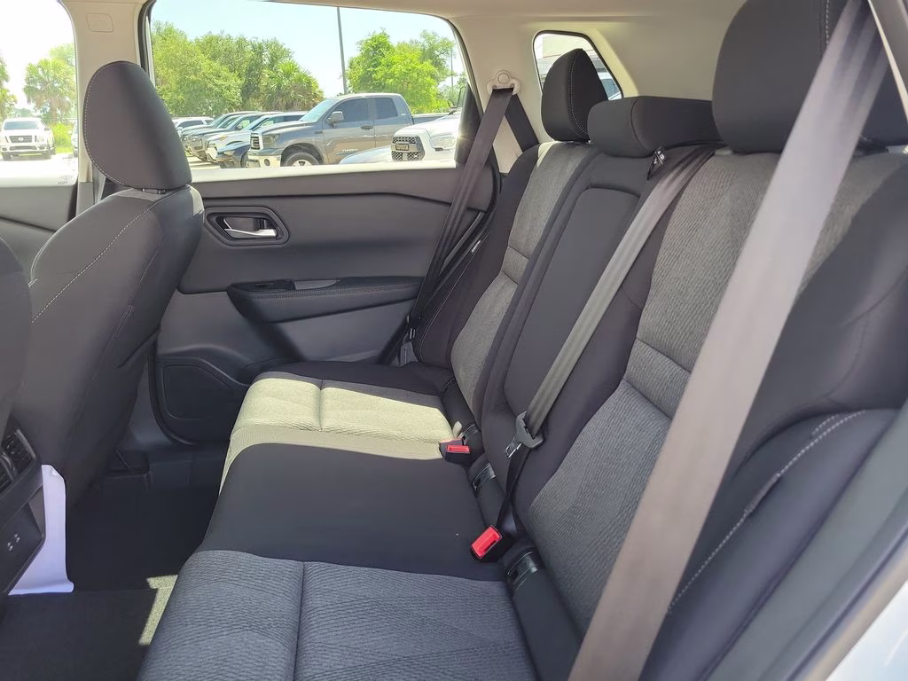 2026 Everest White Pearl Tricoat Nissan Rogue SV FWD SUV