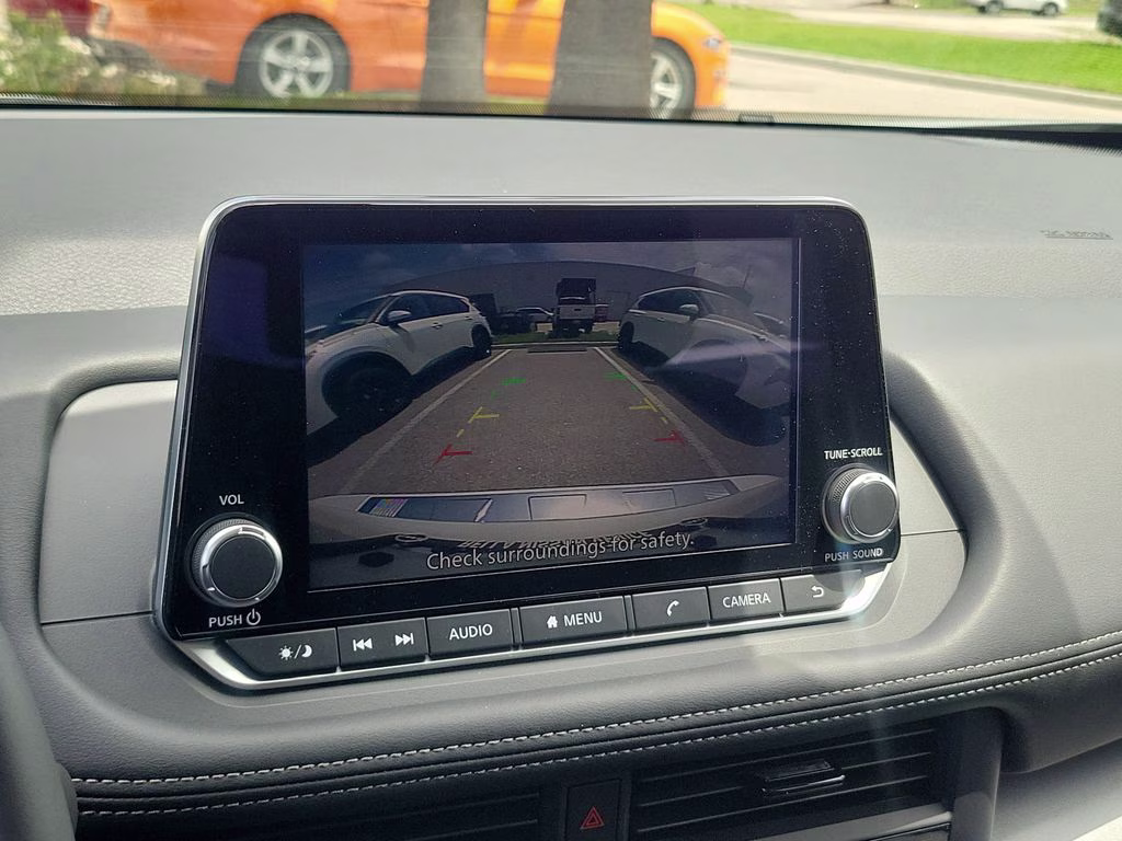 2026 Everest White Pearl Tricoat Nissan Rogue SV FWD SUV