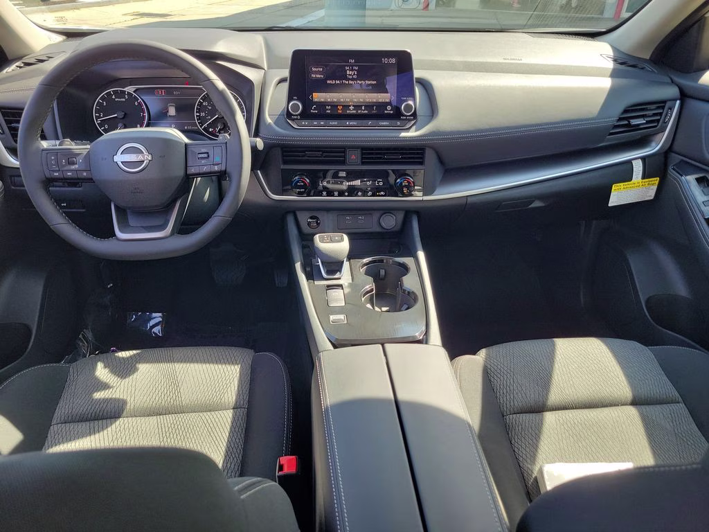 2026 Everest White Pearl Tricoat Nissan Rogue SV FWD SUV