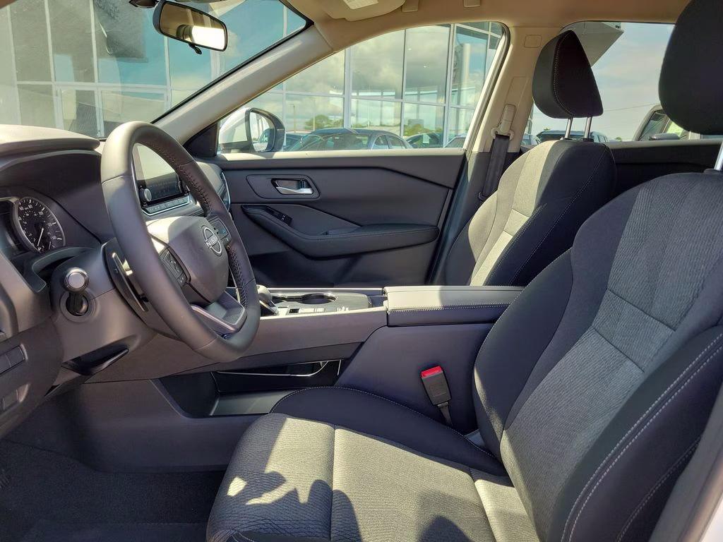 2026 Everest White Pearl Tricoat Nissan Rogue SV FWD SUV