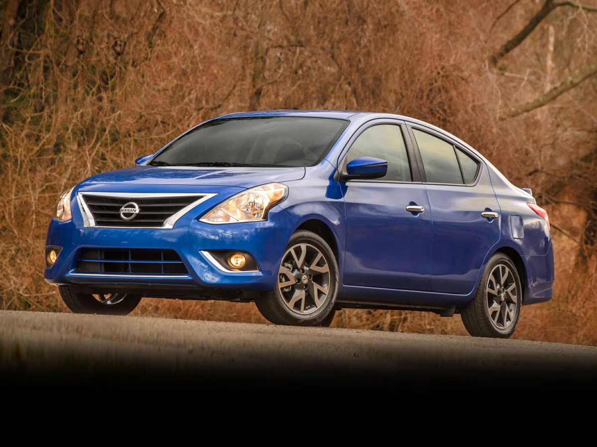 2019 Brilliant Silver Metallic Nissan Versa 1.6 SV FWD Sedan