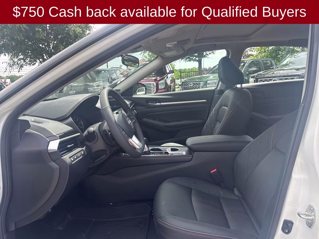 2026 Pearl White/Super Black Nissan Altima 2.5 SR FWD Sedan