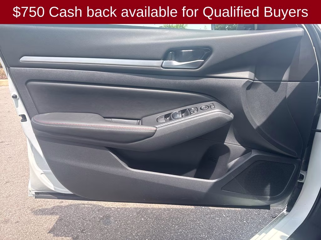 2026 Pearl White/Super Black Nissan Altima 2.5 SR FWD Sedan