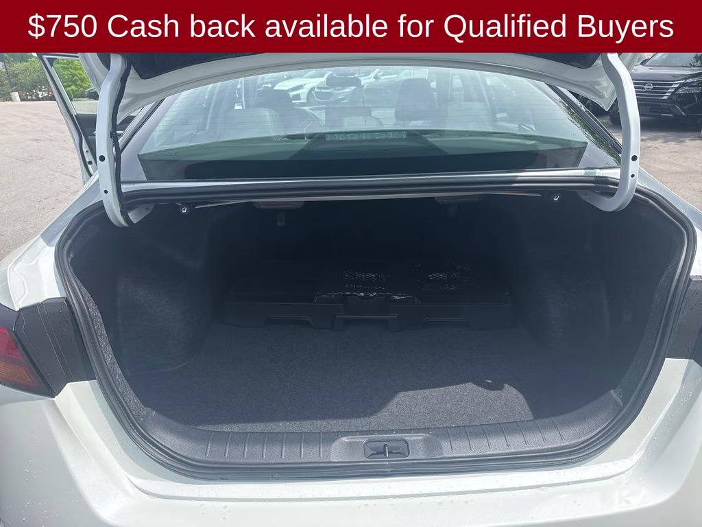 2026 Pearl White/Super Black Nissan Altima 2.5 SR FWD Sedan