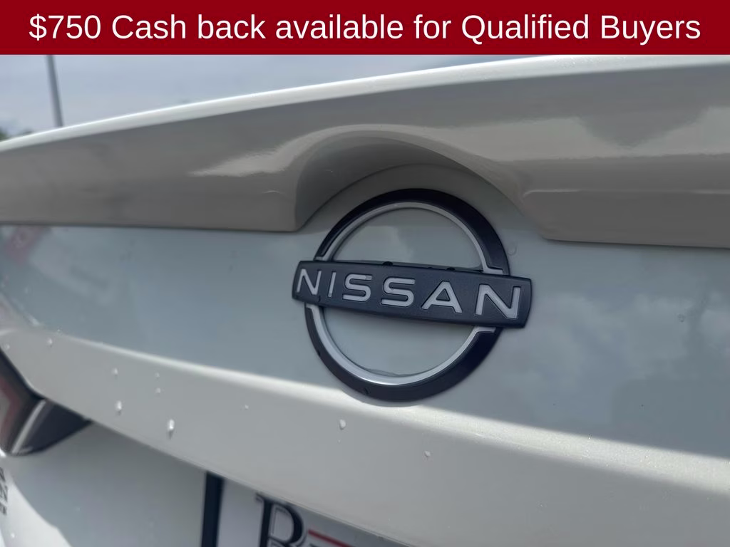 2026 Pearl White/Super Black Nissan Altima 2.5 SR FWD Sedan