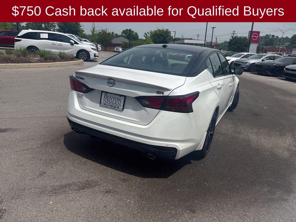2026 Pearl White/Super Black Nissan Altima 2.5 SR FWD Sedan