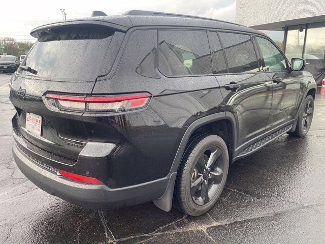 2025 Diamond Black Crystal Pearlcoat Jeep Grand Cherokee L Limited 4X4 SUV