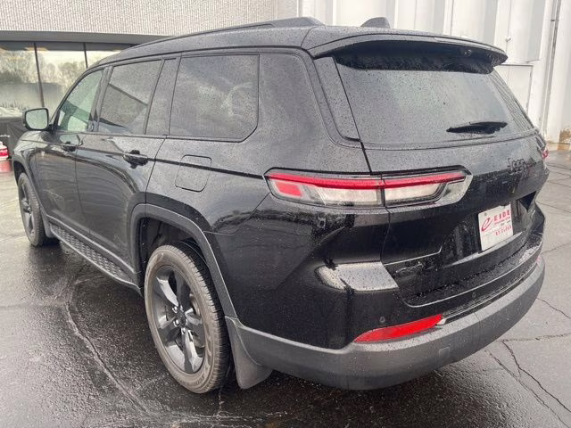 2025 Diamond Black Crystal Pearlcoat Jeep Grand Cherokee L Limited 4X4 SUV