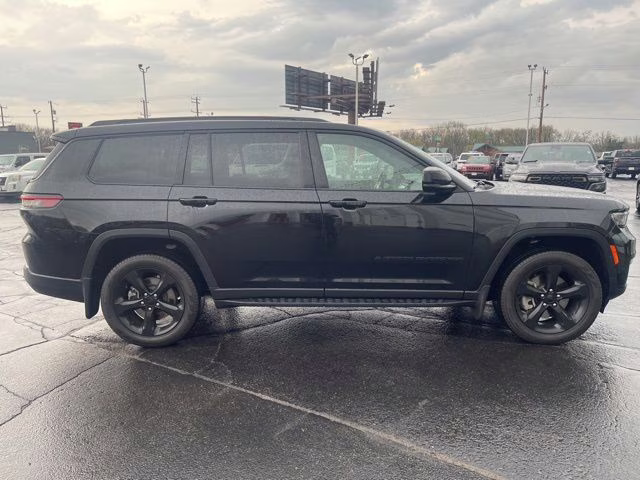 2025 Diamond Black Crystal Pearlcoat Jeep Grand Cherokee L Limited 4X4 SUV
