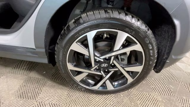2023 Cyber Silver Hyundai Kona Limited AWD SUV