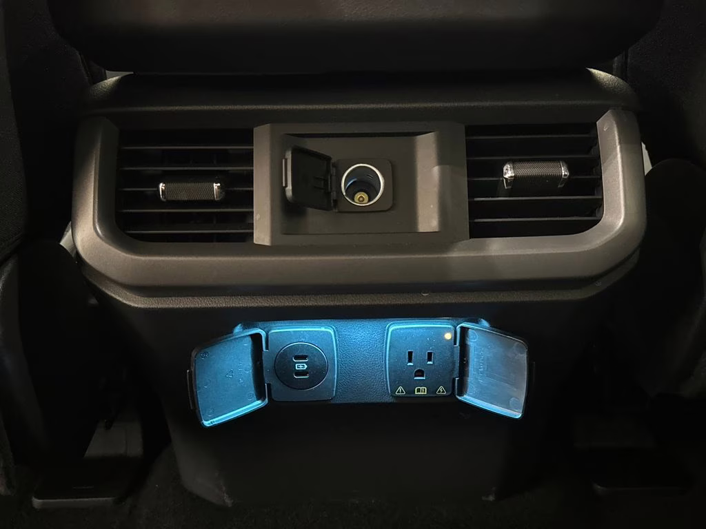 2025 Space White Metallic Ford F-150 XLT 4X4 Truck