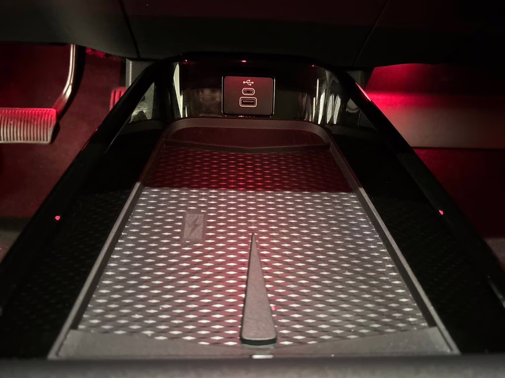 2025 Molten Magenta Metallic Tinted Clearcoat Ford Mustang Mach-E GT AWD SUV