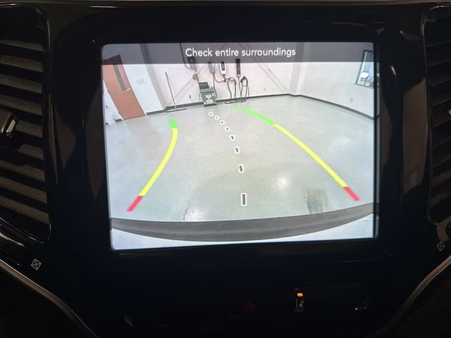 2022 Bright White Clearcoat Jeep Cherokee Limited 4X4 SUV
