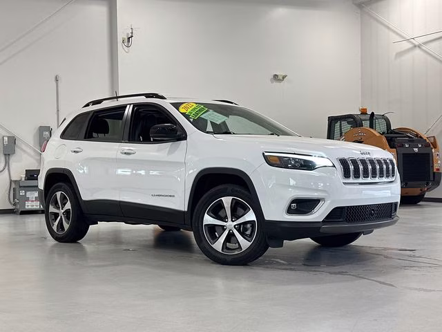 2022 Bright White Clearcoat Jeep Cherokee Limited 4X4 SUV