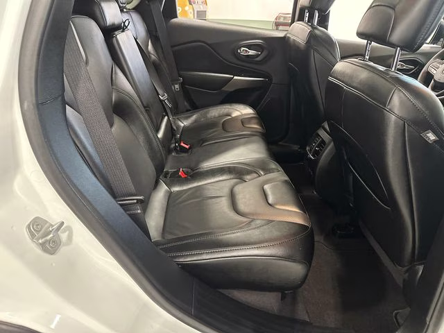 2022 Bright White Clearcoat Jeep Cherokee Limited 4X4 SUV