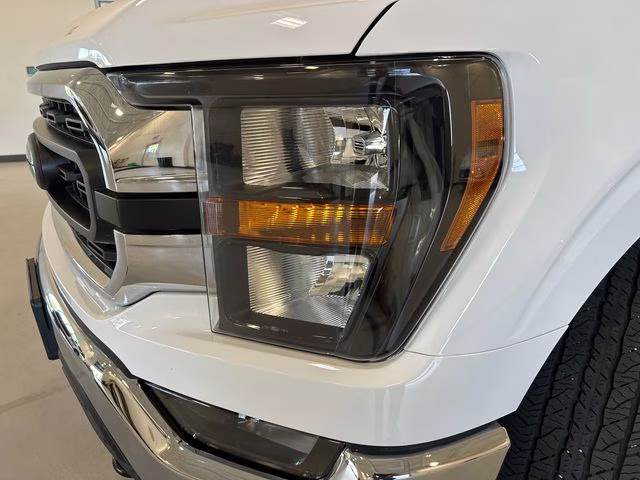 2023 Oxford White Ford F-150 XLT 4X4 Truck