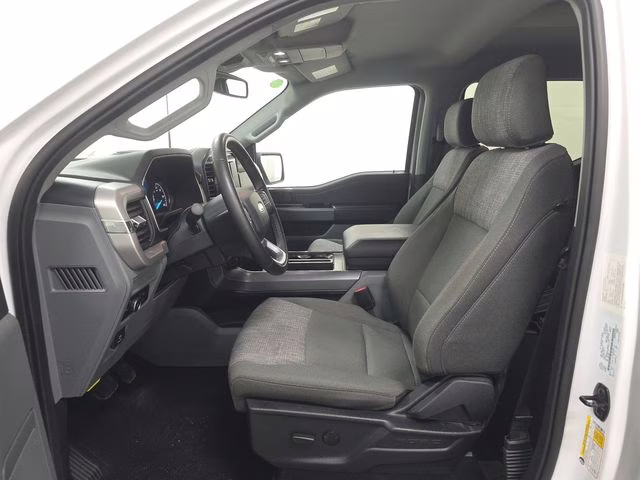 2023 Oxford White Ford F-150 XLT 4X4 Truck