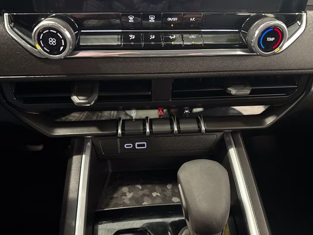 2024 Sterling Gray Metallic Chevrolet Colorado Trail Boss 4X4 Truck