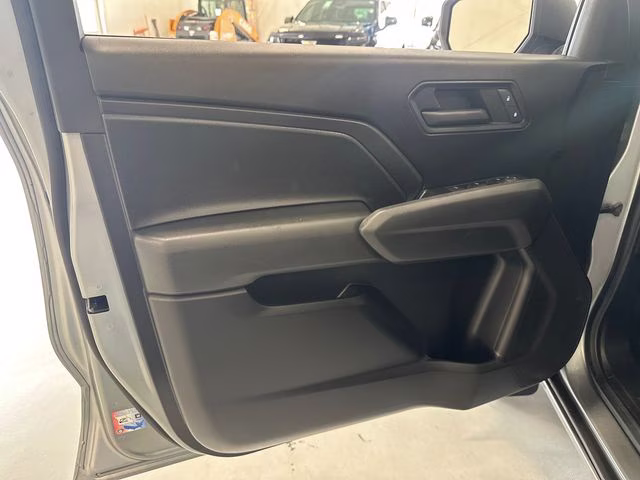 2024 Sterling Gray Metallic Chevrolet Colorado Trail Boss 4X4 Truck