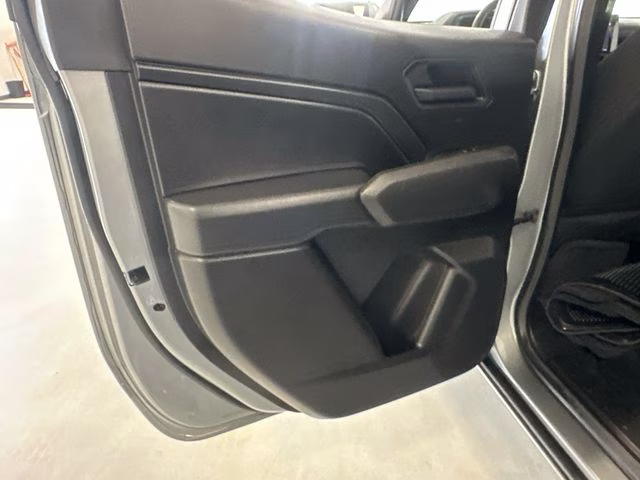 2024 Sterling Gray Metallic Chevrolet Colorado Trail Boss 4X4 Truck