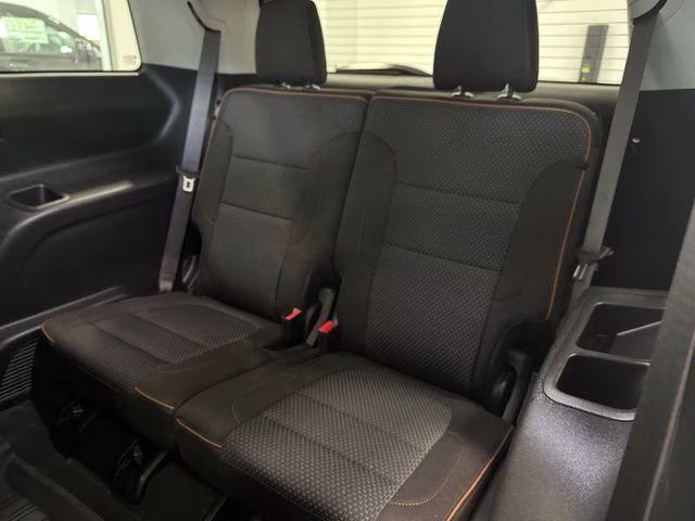 2023 Summit White GMC Acadia AT4 AWD SUV