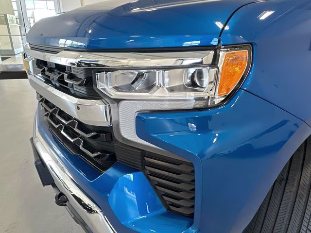 2023 Glacier Blue Metallic Chevrolet Silverado 1500 LT 4X4 Truck