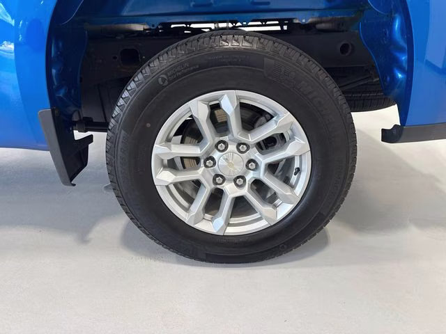 2023 Glacier Blue Metallic Chevrolet Silverado 1500 LT 4X4 Truck