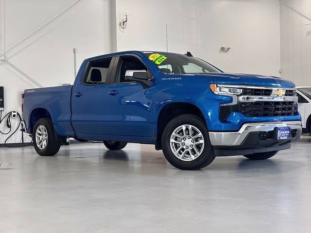 2023 Glacier Blue Metallic Chevrolet Silverado 1500 LT 4X4 Truck