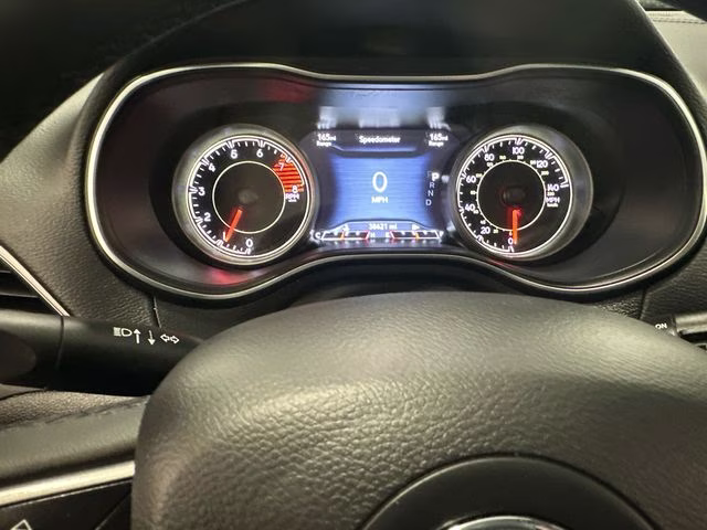 2022 Bright White Clearcoat Jeep Cherokee Limited 4X4 SUV