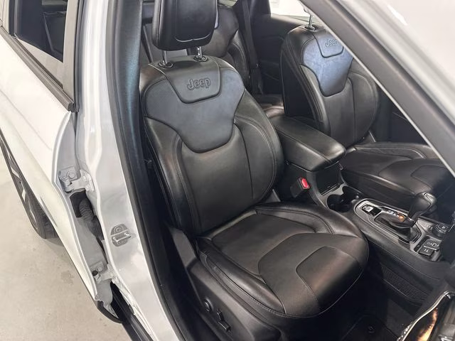 2022 Bright White Clearcoat Jeep Cherokee Limited 4X4 SUV