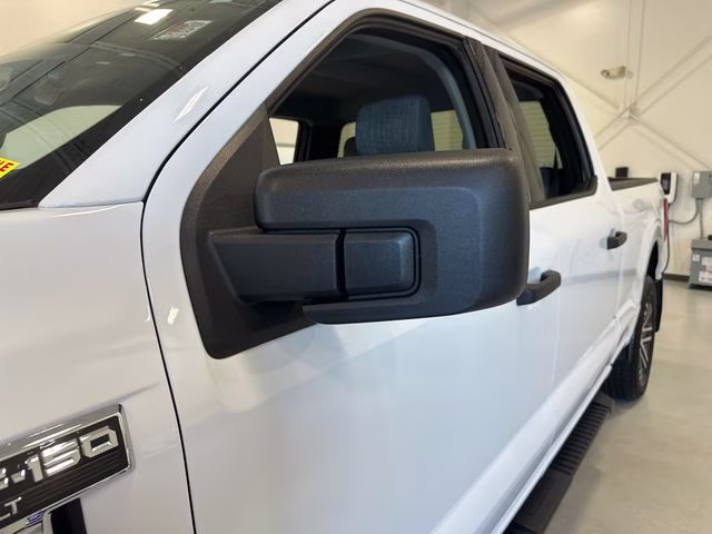 2023 Oxford White Ford F-150 XLT 4X4 Truck