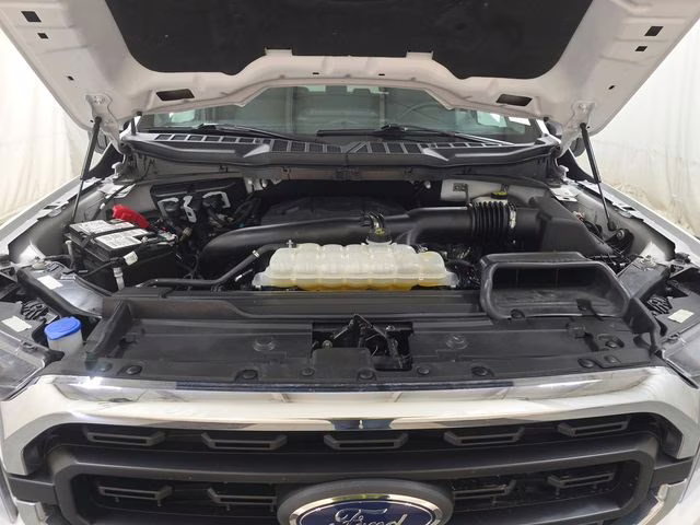 2023 Oxford White Ford F-150 XLT 4X4 Truck