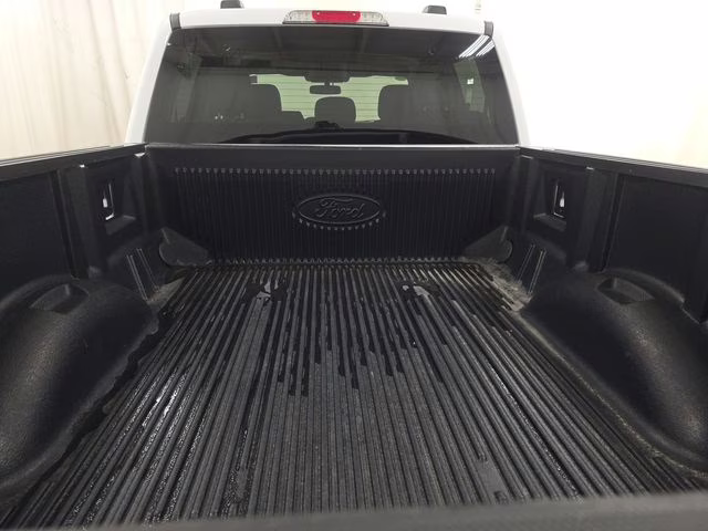 2023 Oxford White Ford F-150 XLT 4X4 Truck