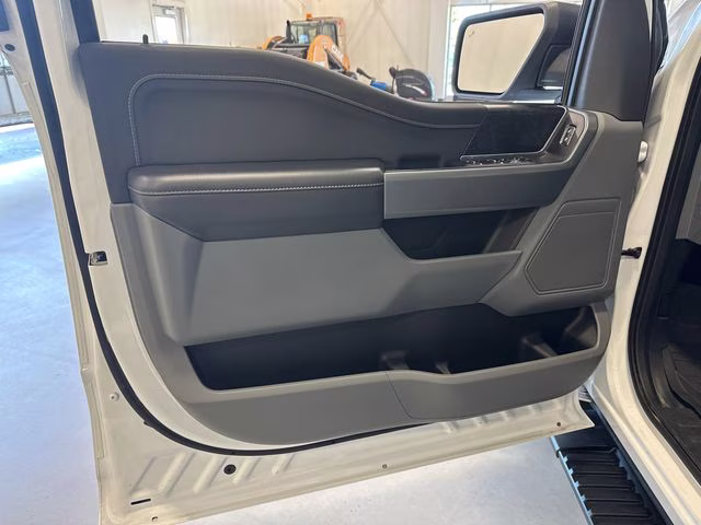2023 Oxford White Ford F-150 XLT 4X4 Truck