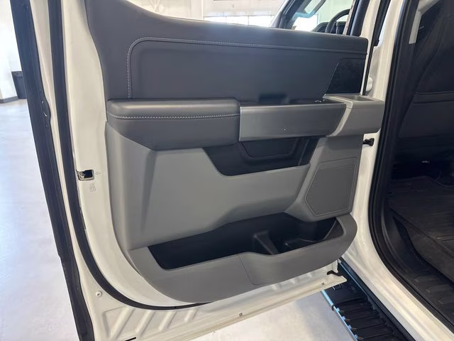 2023 Oxford White Ford F-150 XLT 4X4 Truck